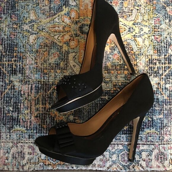 Badgley Mischka Black Satin pearl platform heels - Picture 8 of 9